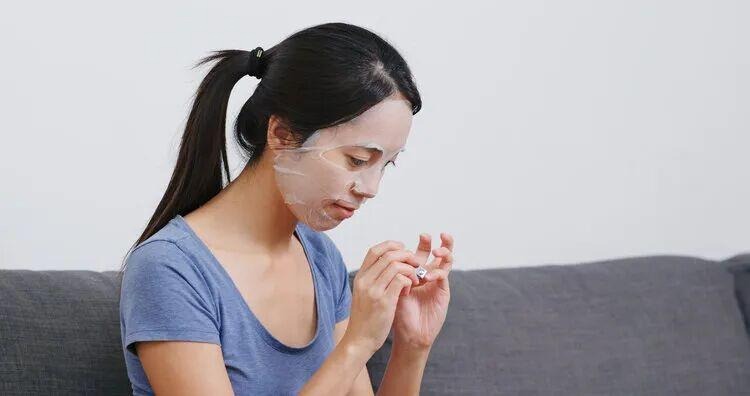 为什么指甲上有竖纹？指甲若出现3种异常，可能是癌或疾病的信号