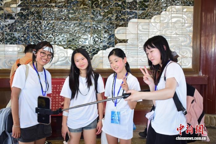 海外校友子女武汉行 感受厚重历史文化