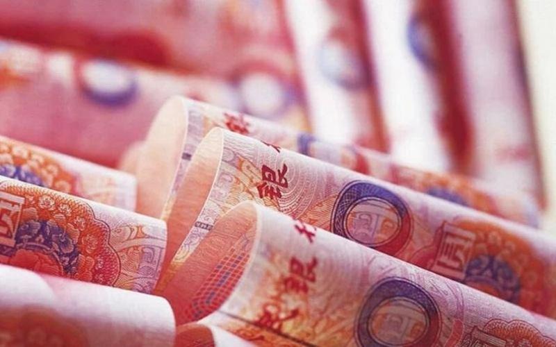 中国上半年财政收入同比增4.7%