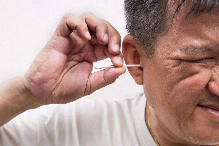 耳朵总是痒，却掏不出任何东西？可能在暗示你这4个问题，别忽视