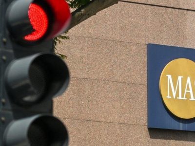 与通胀压力“赛跑”　狮城再收紧货币政策