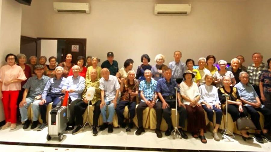 雅加达八华JPP跨代校友再聚首耄耋同窗共叙百年情