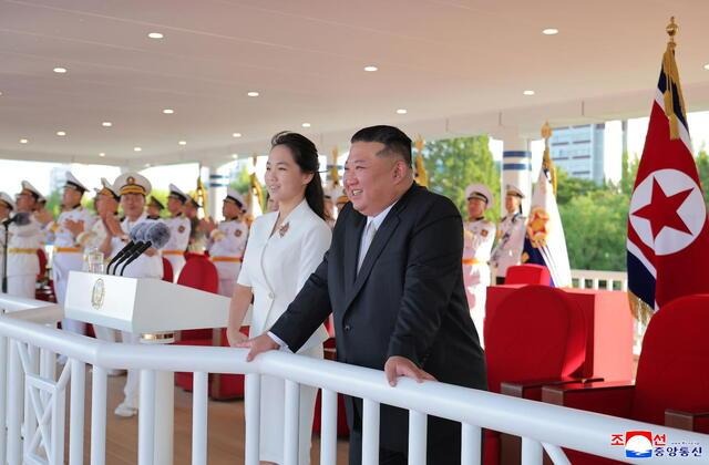 韩情报院：金正恩女儿金珠爱有一名弟妹接班人地位更明确