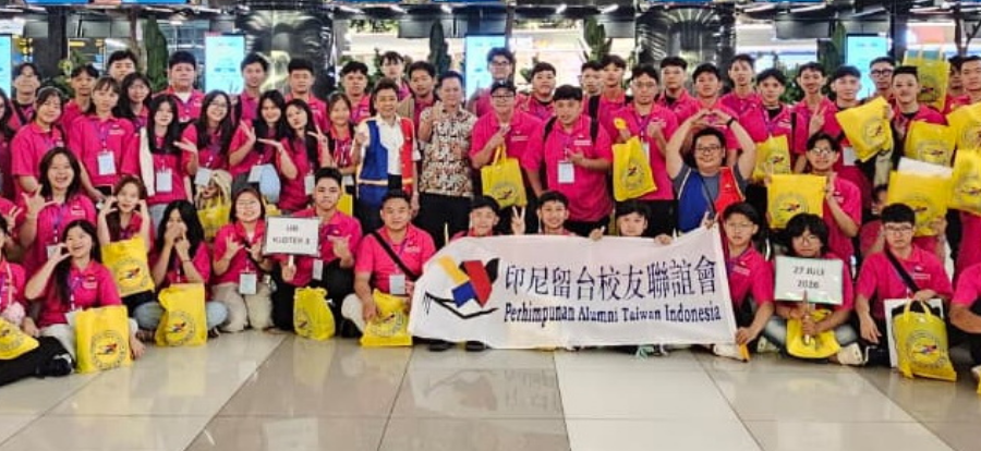 印尼留台校友联谊会欢送学生赴台学习学习一技之长 传承中华文化
