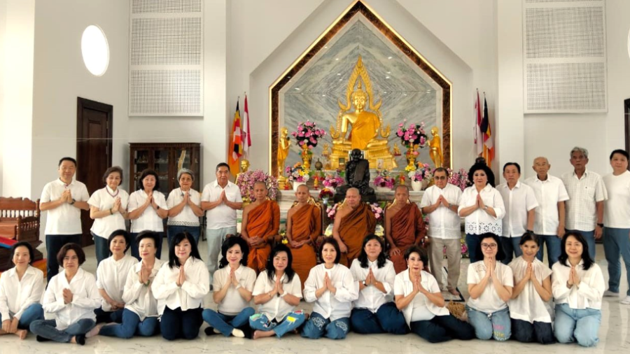 印尼佛教联谊会在邦加达摩兰寺举行慈善活动“学习之门”项目持续助力教育，九名西加青年赴华留学