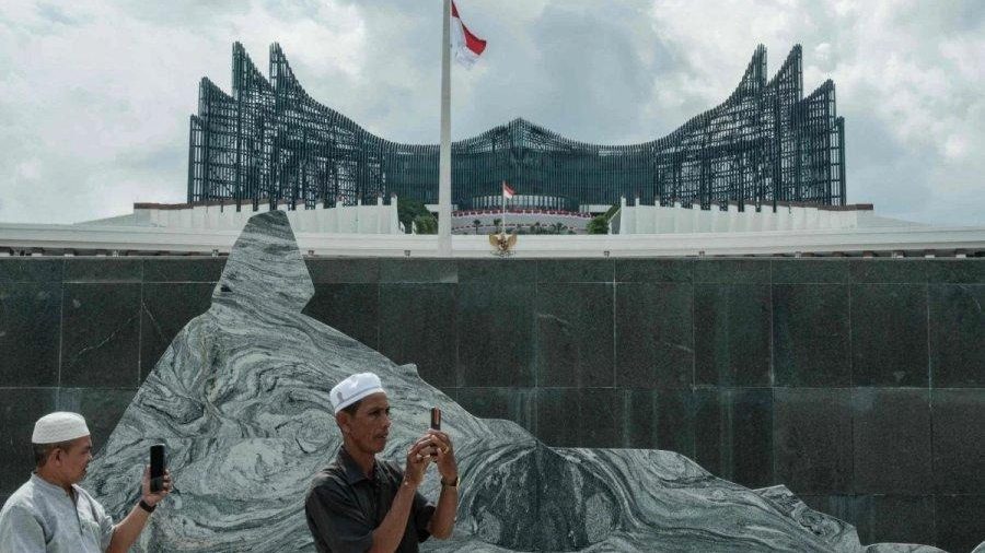 不只股市一泻千里　印尼遭遇双重打击！