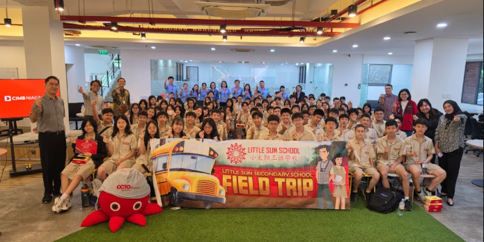 泗水小太阳三语学校初中部开展主题研学活动走进CIMB NIAGA银行与泗水大学