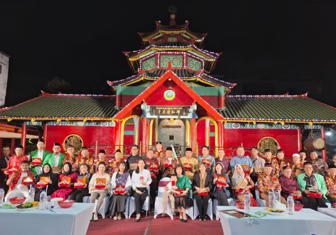 泗水郑和清真寺24周年庆典林福善阿訇正式领导印尼哈夷郑和基金会2026—2031年任期