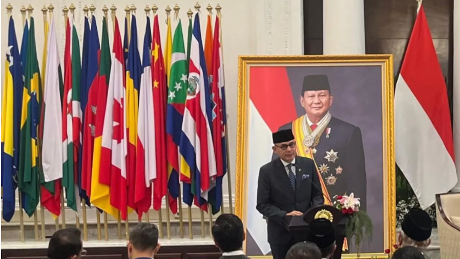 外交部长在联合国秘书长面前强调多边主义是必然选择